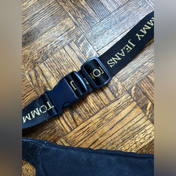 Tommy Jeans Crest Collection 6.0 Navy Bum Bag - Picture 10 of 16